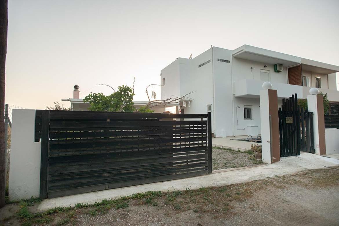 Afrathias Beachhouse - Cretan Hideaway カラマキ エクステリア 写真